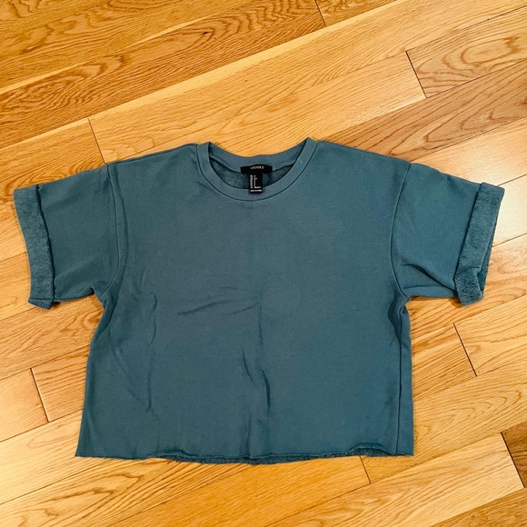 Forever 21 Tops - Forever 21 womens cropped short sleeve sweatshirt size small